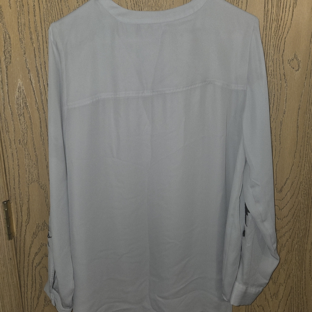 Simply Vera Vera Wang Soft Gray Top - Picture 5 of 5